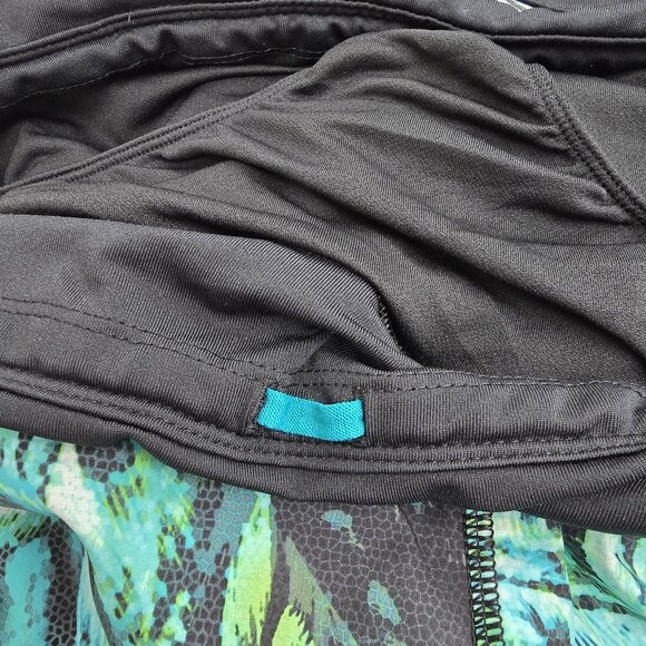 Athleta Track This Run Shorts Sz Large Lightweight Lined Athletic Nepali Teal - Picture 4 of 10